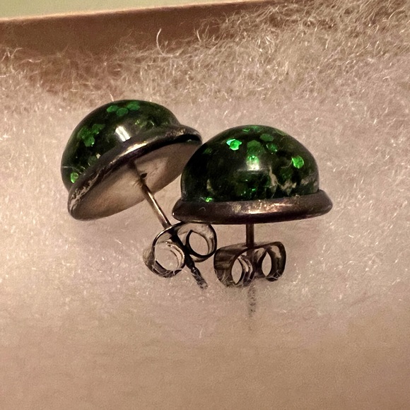 Handmade Emerald Green Glitter Pierced-Earrings Studs - Picture 3 of 4